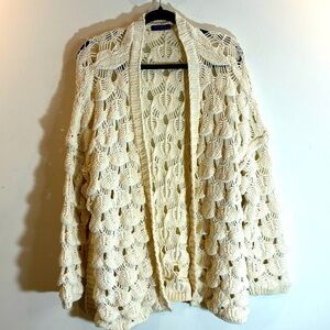 JOINUS Sz S/M Open Front  Scallop Leaf Motif Slit Side Long Sleeve Cardigan